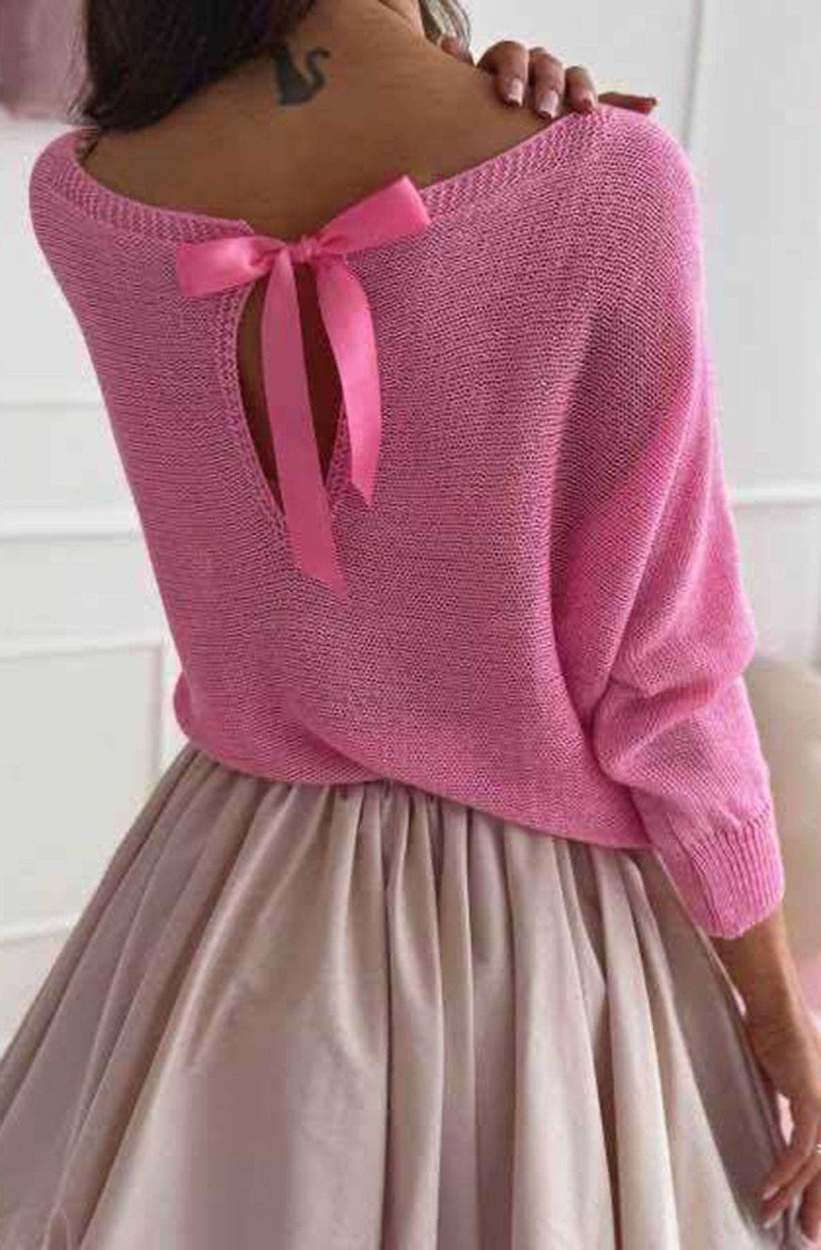 Open back bow lightweight knitted jumper
