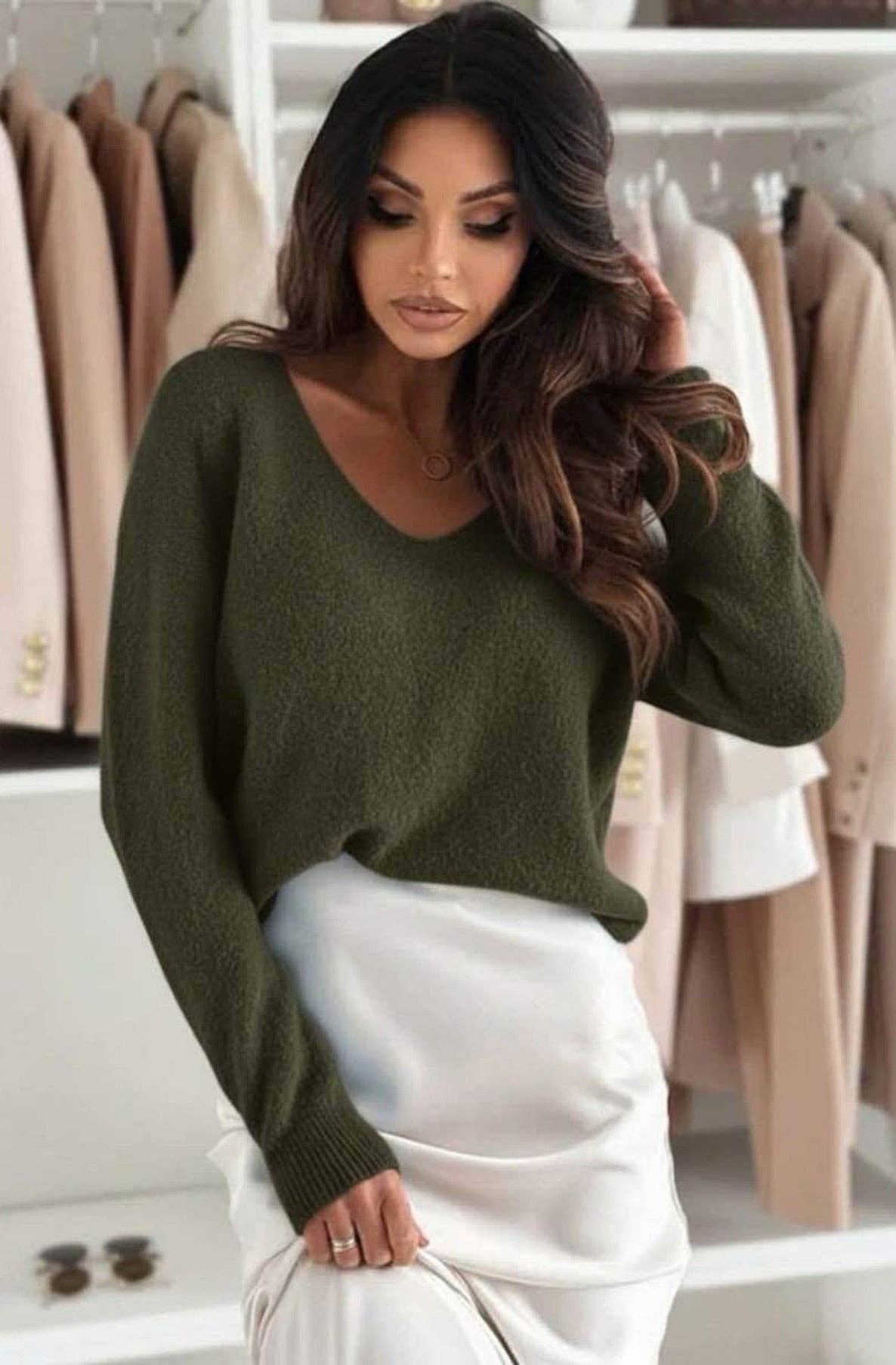 Light knitted alpaca 'V' neck Jumper