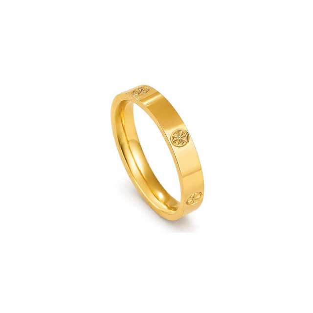 Engraved compass ring in gold